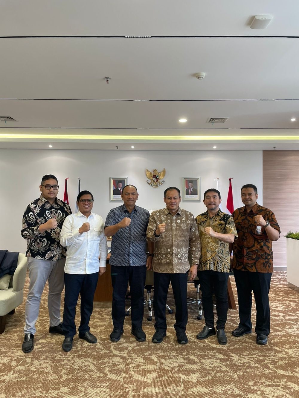 Wahana leadership meeting with a government official